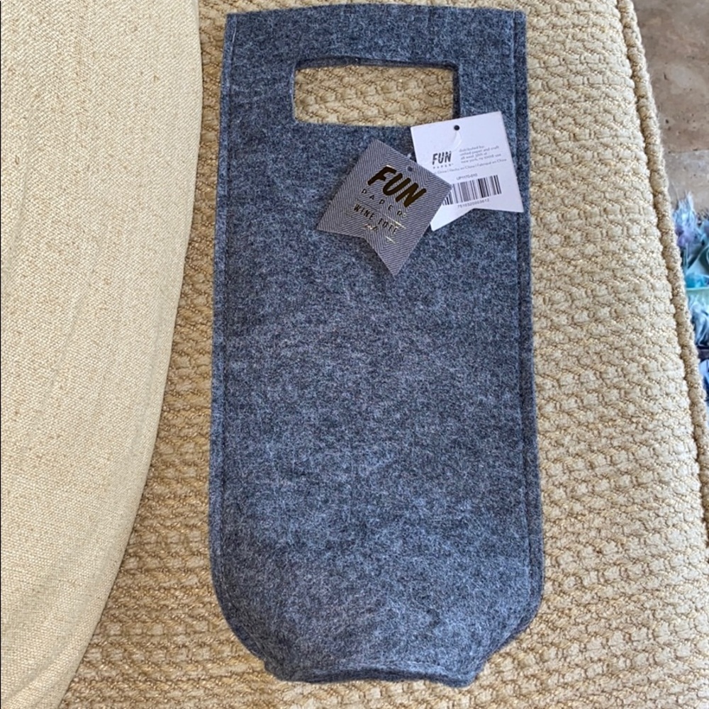Felt (heavy) wine carrier- package